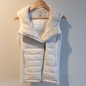 White vest with hood